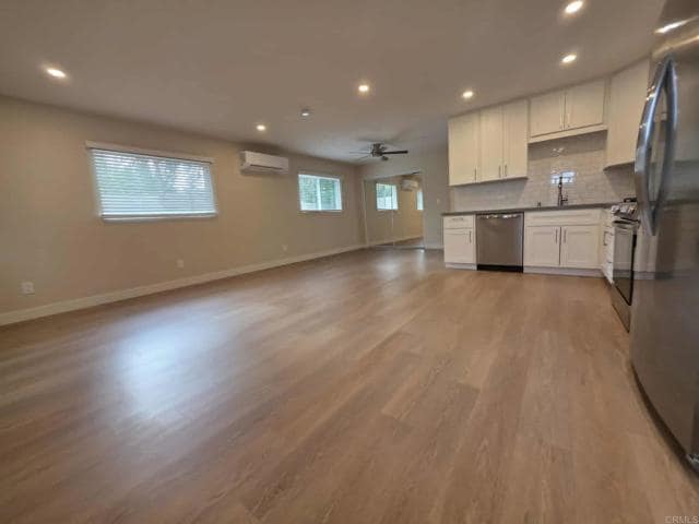 Building Photo - 10579 Oak Creek Dr