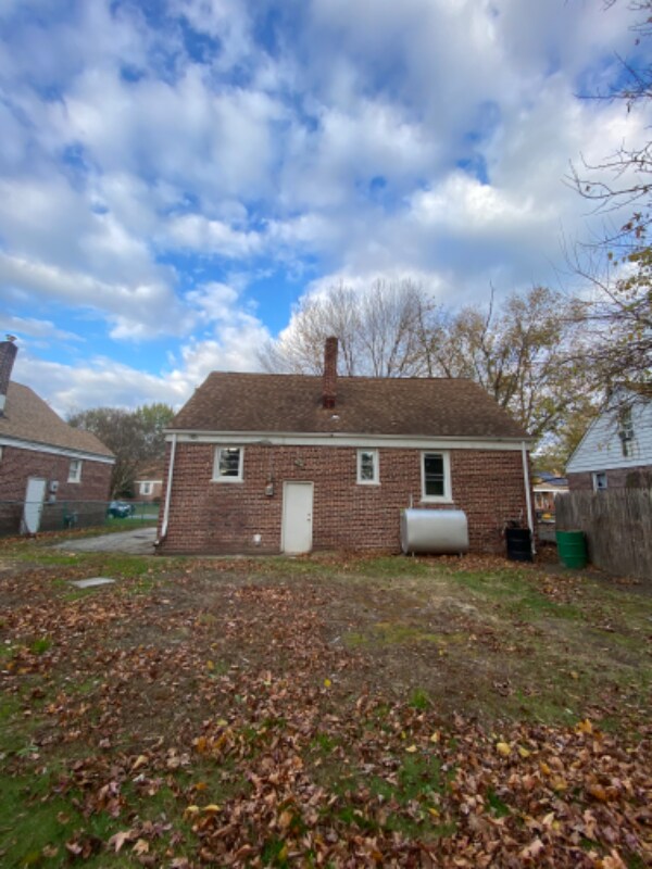Building Photo - 260 Regional Dr