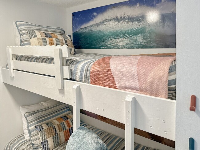 Building Photo - 3191 Scenic Hwy 98