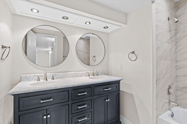 Building Photo - 8500 Mountain View Dr