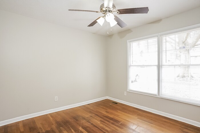 Building Photo - 308 Kirby Dr