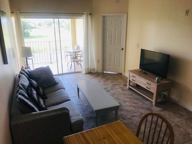 Building Photo - 2100 Greenview Shores Blvd