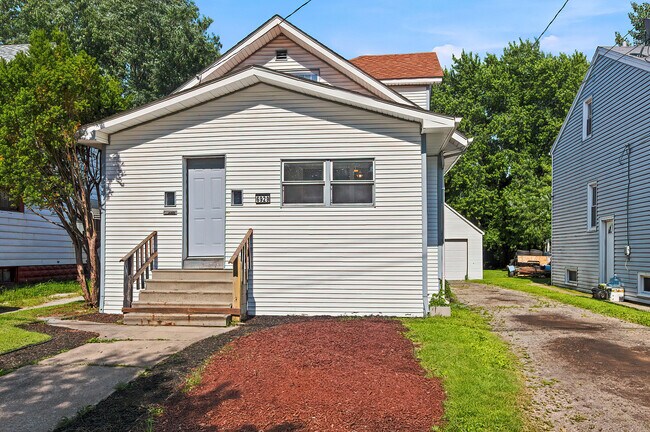 Building Photo - 6929 13th Ave