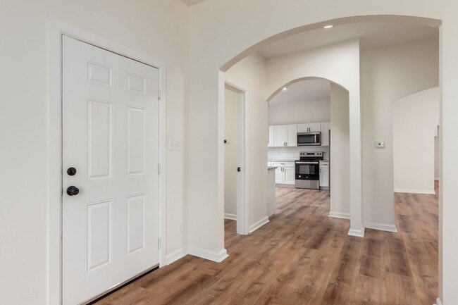 Building Photo - 865 Old Leonard Ave