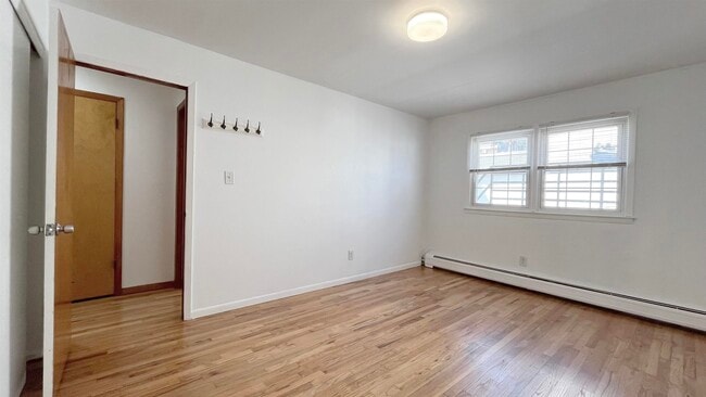 Building Photo - 421 Manila Ave