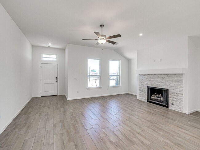 Building Photo - BRAND NEW HOME!