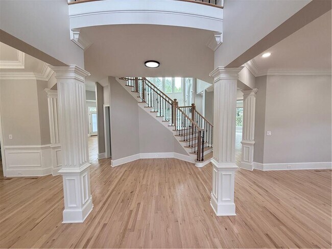 Building Photo - 1660 Briergate Dr