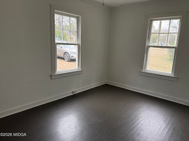 Building Photo - 1260 Auburn Dr