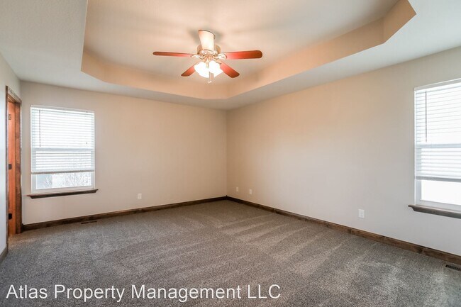 Building Photo - 4 br, 3 bath House - 16910 Meadow Creek Court