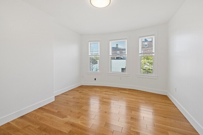 Building Photo - 406 Columbia St