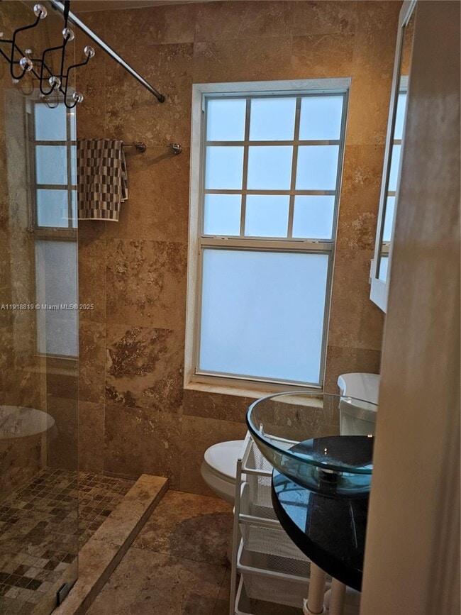 Building Photo - 622 15th St