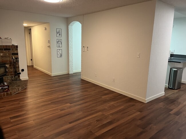 Building Photo - 4705 Lexington Pl NE