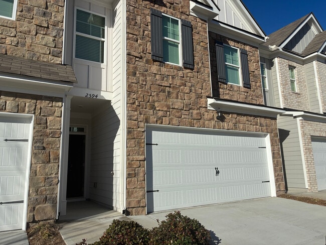 Building Photo - 2594 Poppy Ct