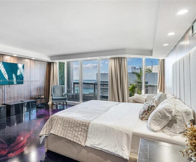 Building Photo - North Bayshore Drive, Miami, FL 33132 - 3 BR 2.5 BA condo