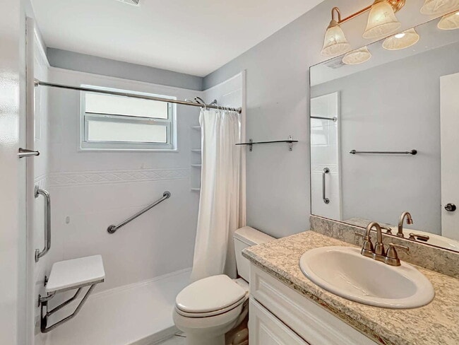 Building Photo - Well-Maintained 2-Bedroom Condo in Meridian Park | 55+ Community | Palm Beach Gardens