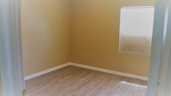 Building Photo - A Great Starter Home for rent Just For YOU!