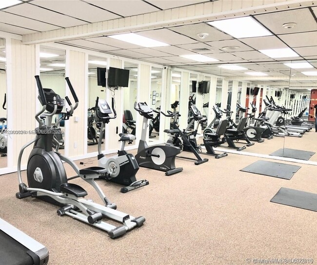 Building Photo - 17021 N Bay Rd