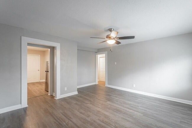 Building Photo - 1006 Glenwood Dr