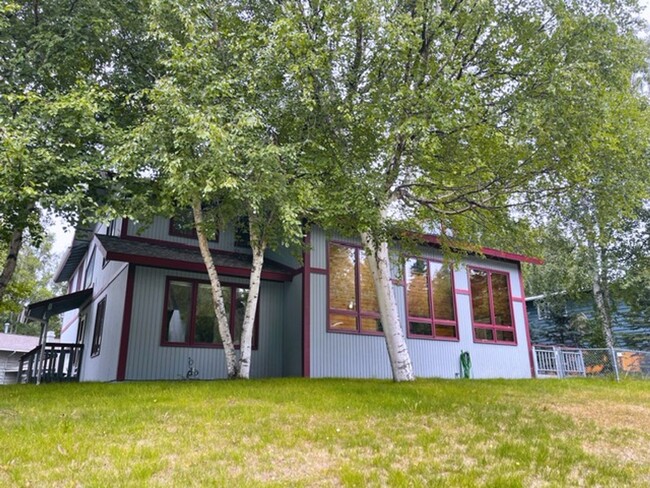 Building Photo - Beautiful and Spacious South Anchorage Home!