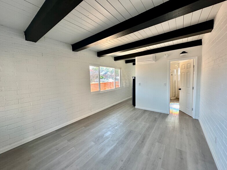 Studio - 345 E Taylor St