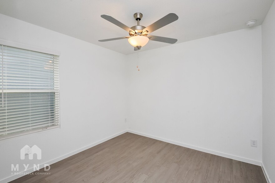 Building Photo - 2724 Mistwood Dr