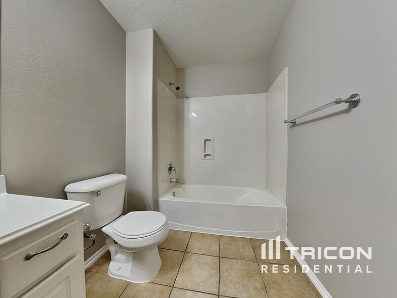 Building Photo - 13007 Lark Point Ct