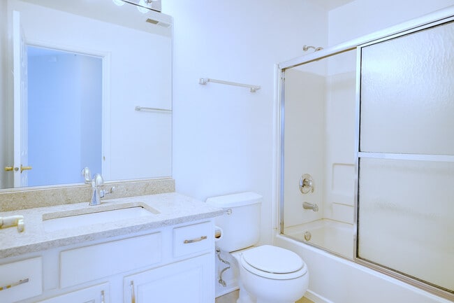 Building Photo - 2866 Stonewater Dr