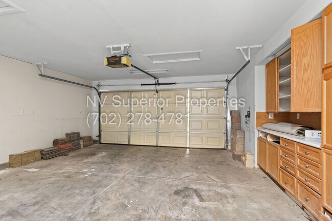 Building Photo - SW!! Spring Valley!! Single Story!!! Covered Patio!!! Fire Place!! Pet Friendly!!! Community Park...