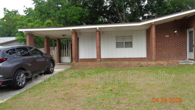 Building Photo - 1204 Crown Dr