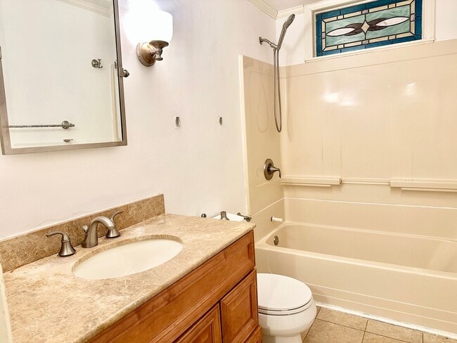 Building Photo - Updated 4 Bedroom House