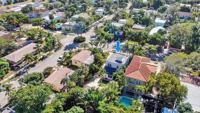 Building Photo - 607 Flamingo Dr