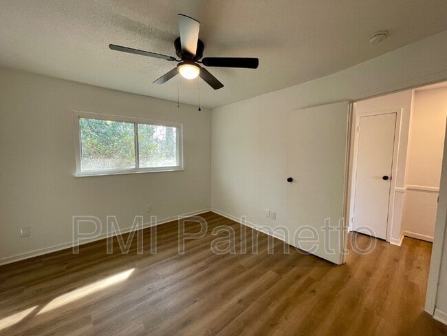 Building Photo - 1204 Grove Park Ln