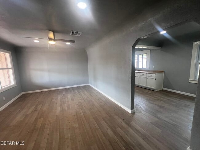 Building Photo - 8405 Pinon St