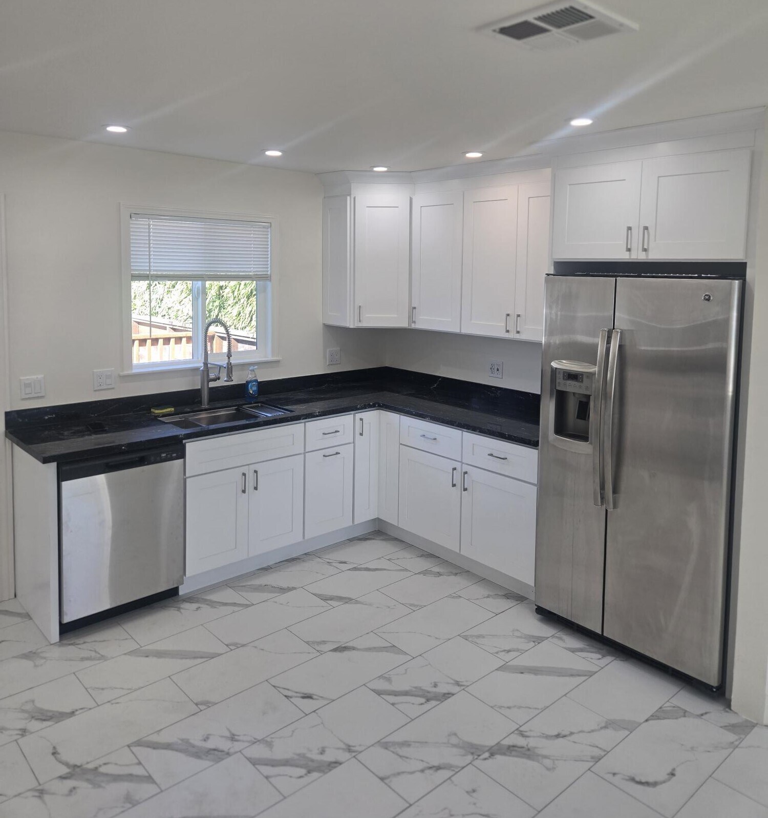 Building Photo - 5137 Garvin Ave