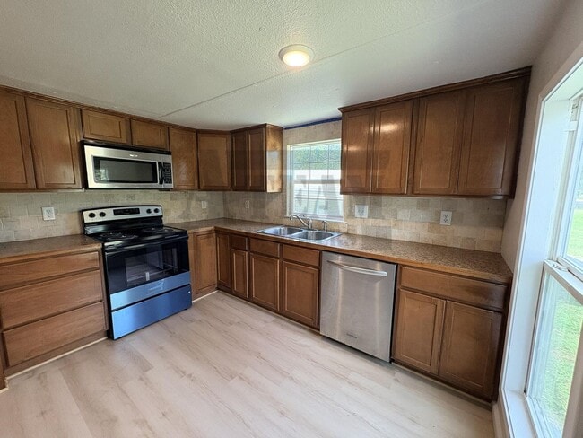 Building Photo - Cozy 3 Bed 1 Bath house