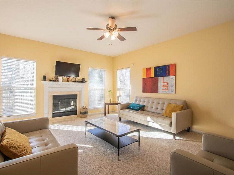 Building Photo - 320 Willott Square Dr