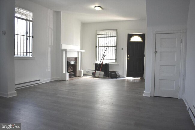 Building Photo - 10 S 62nd St
