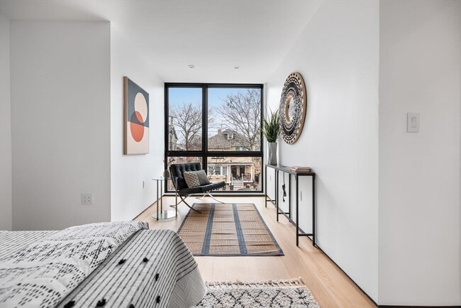 Building Photo - 80 Alpine St