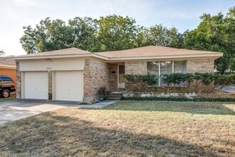Building Photo - No Application Fees* $500 off 1st months r...