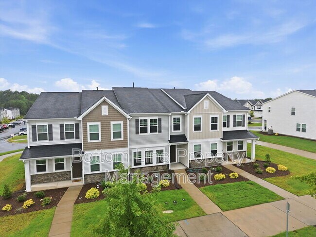 Building Photo - 2312 Kasota Ln