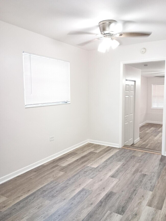 Building Photo - 622 N L St