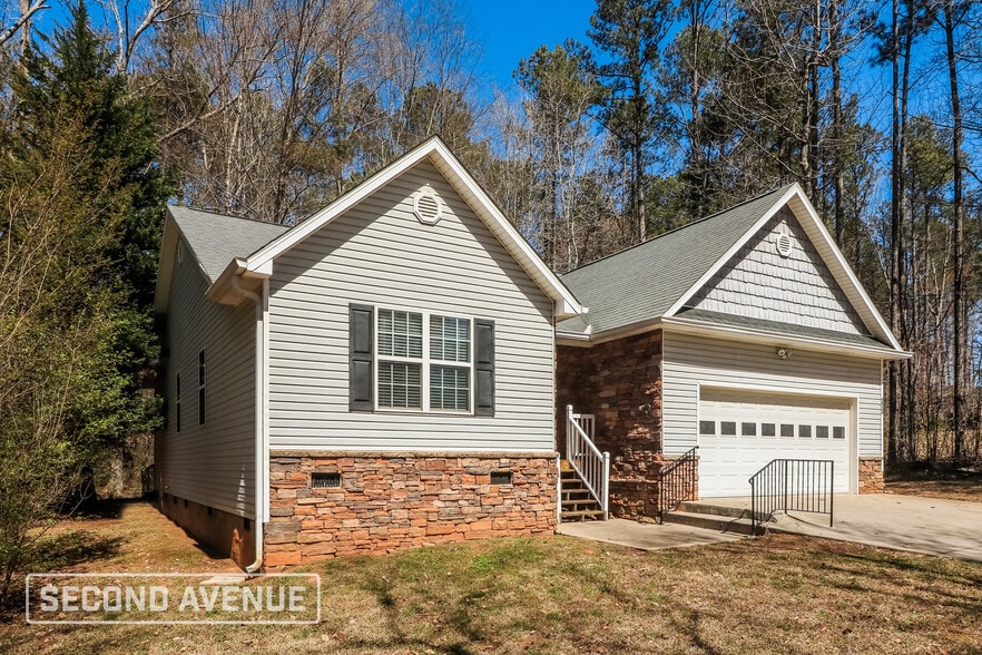 Building Photo - 273 Patriot Dr