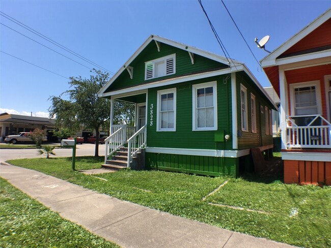 Building Photo - 3828 Avenue M 1/2