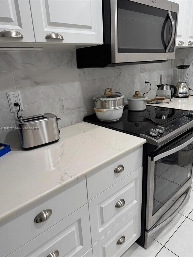 Building Photo - 3451 NW 47th Ave