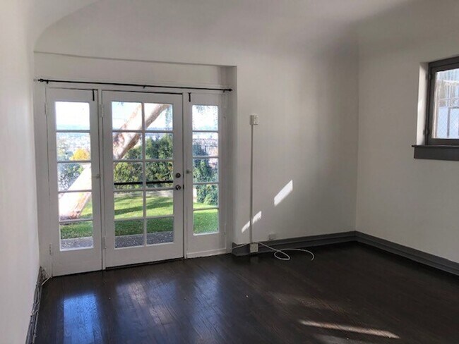 Building Photo - AS Maltman (#317)