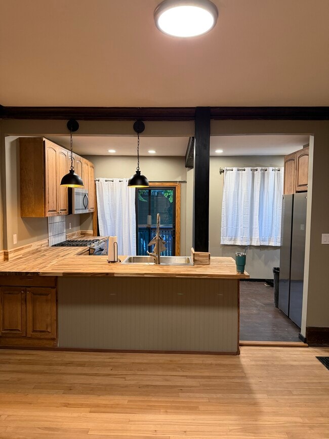 Building Photo - 3332 S 32nd Ave