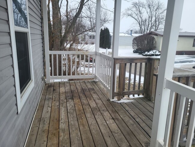 Building Photo - 61 Meadowlark Ln