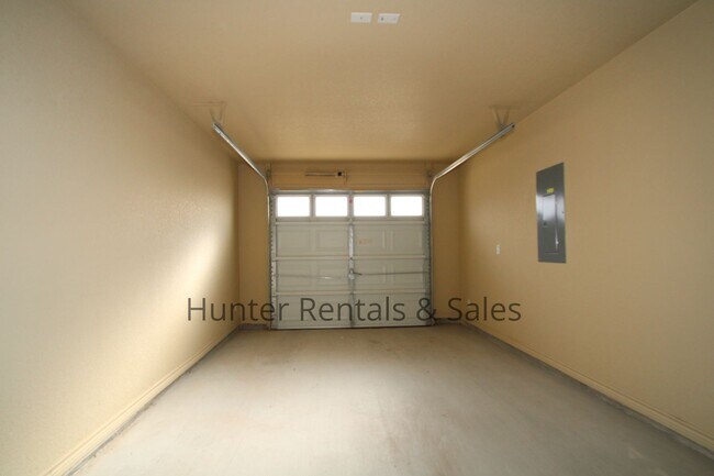 Building Photo - Spacious 2-bedroom!!!