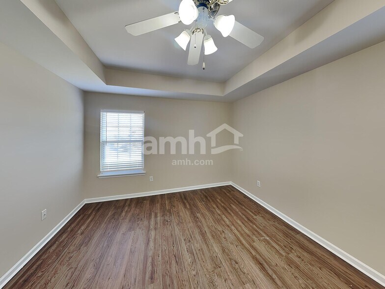 Building Photo - 1308 Chapman Ct