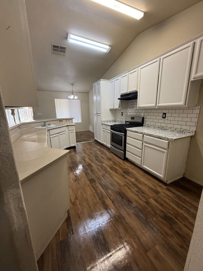 Building Photo - 2104 Chesler St